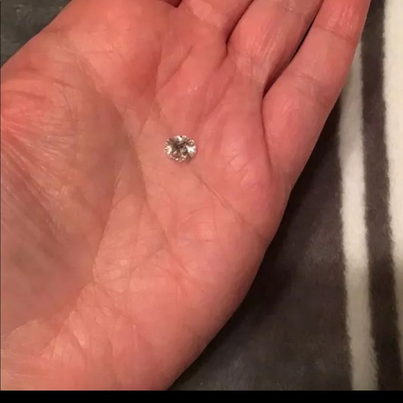 Moissanite stone 2ct flashy Icy rock - Picture 6 of 9
